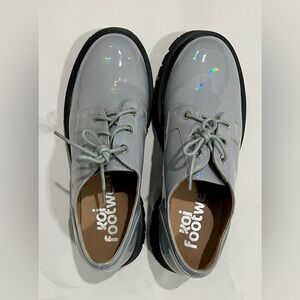 Koi Footwear Metallic Lace-up Oxford Shoes in Silver US Women’s 9 EUC